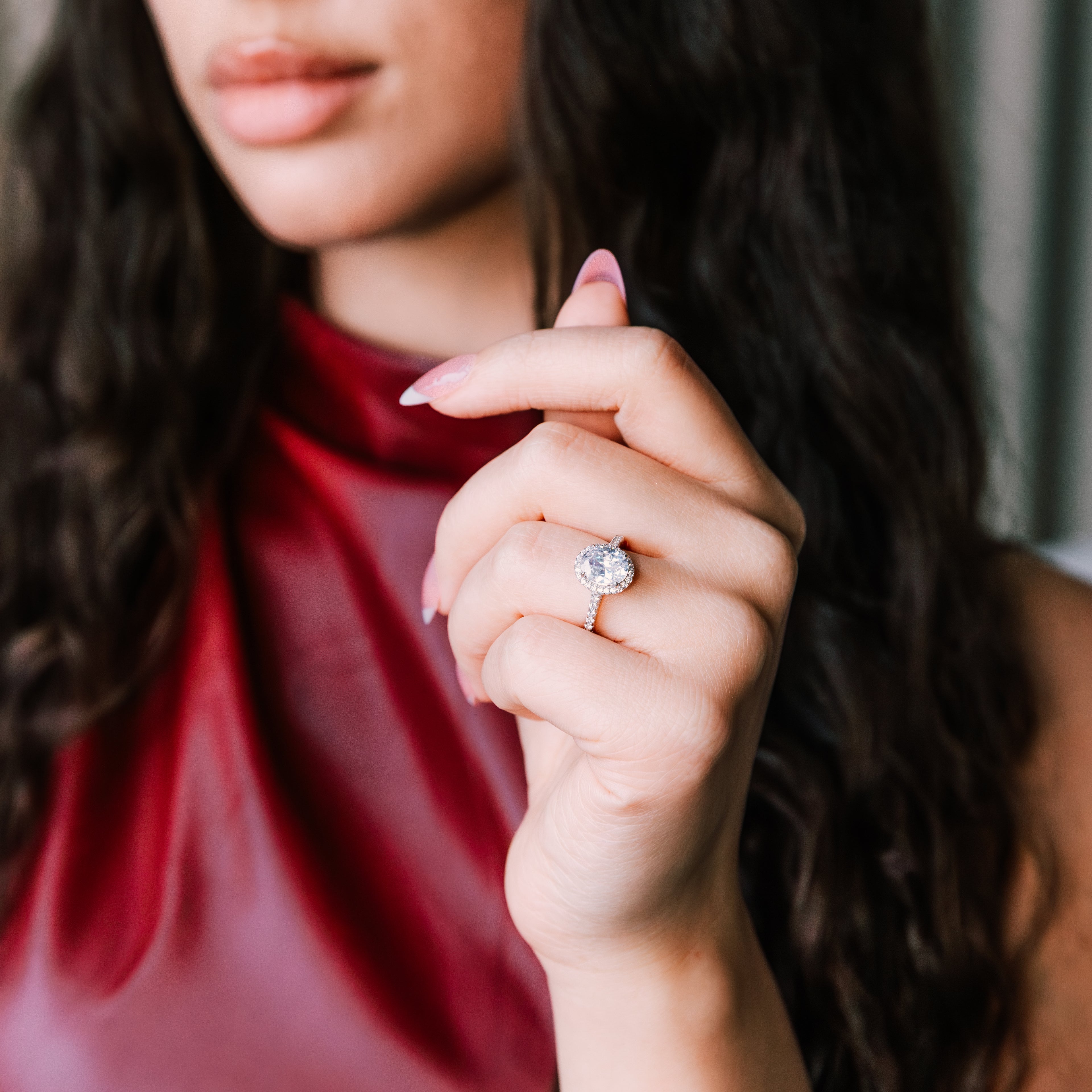 Evelyn – Oval Cut Halo Ring