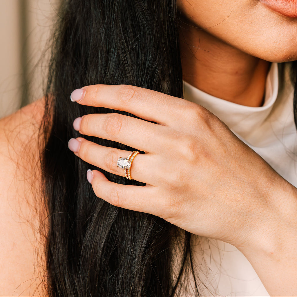 Evelisse – Oval Cut Bridal Set 18k Yellow Gold