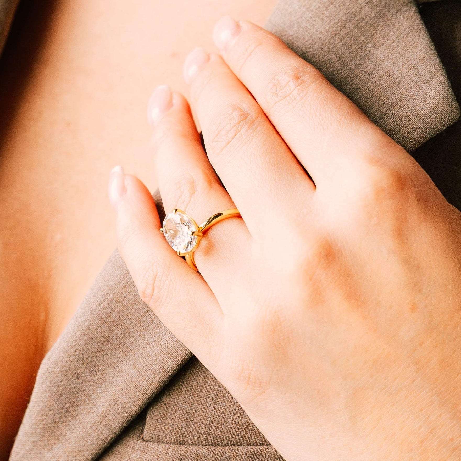 Astra - Oval Cut Solitaire