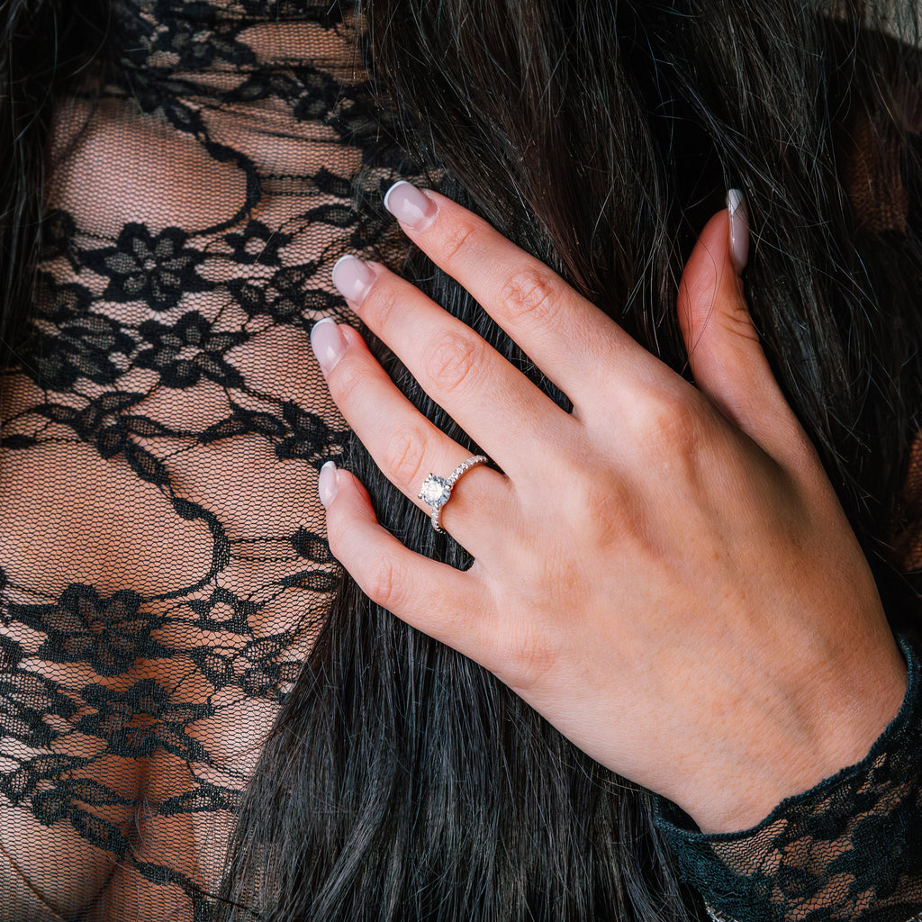 Sera – Round Cut Pavé Ring