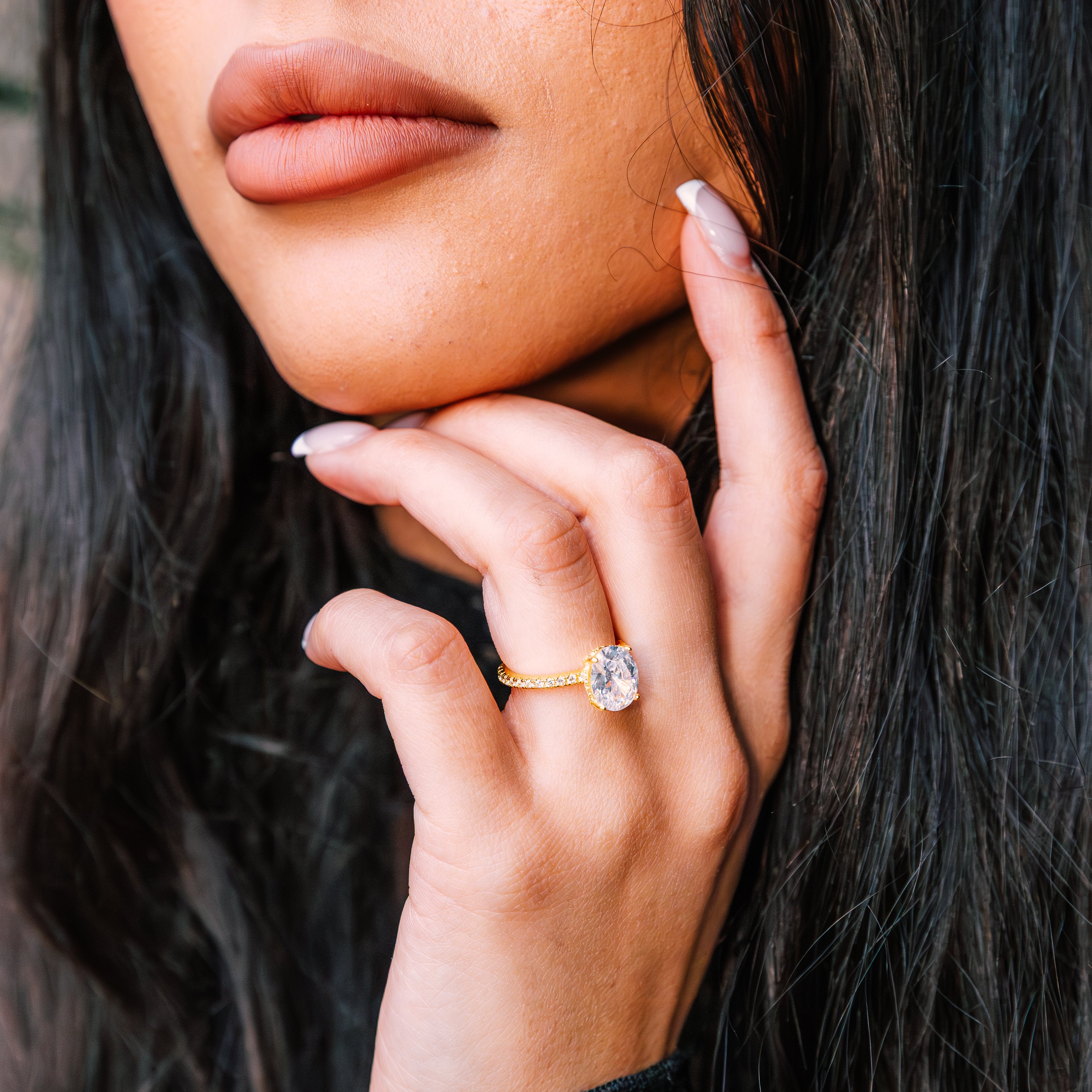 Aveline – Oval Cut Pavé Ring