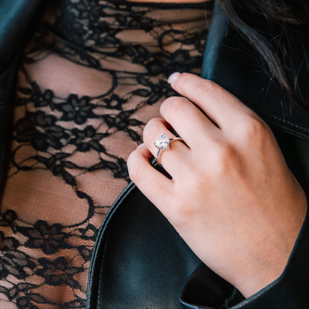 Léonie – Heart Cut Solitaire Ring