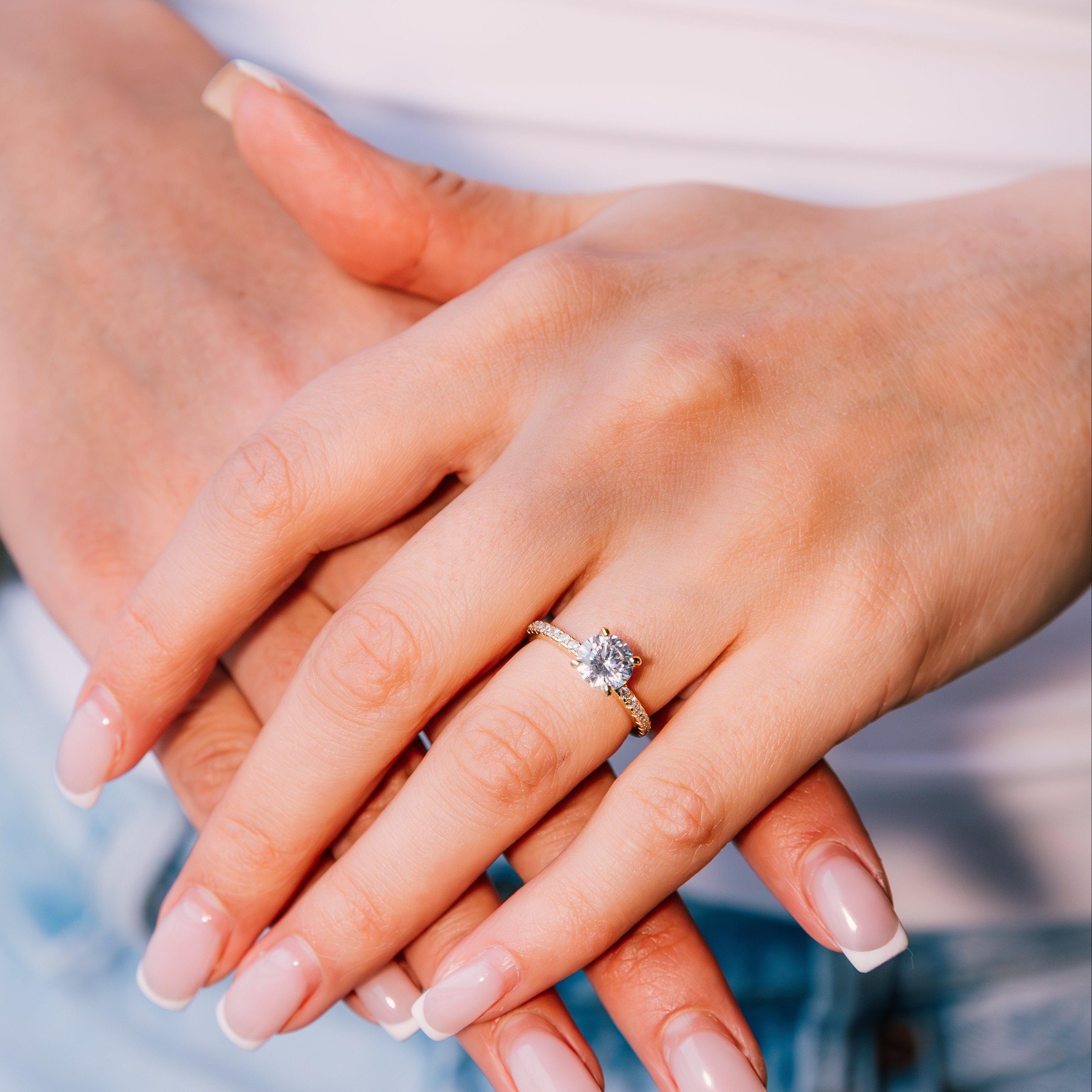 Sera – Round Cut Pavé Gold Ring